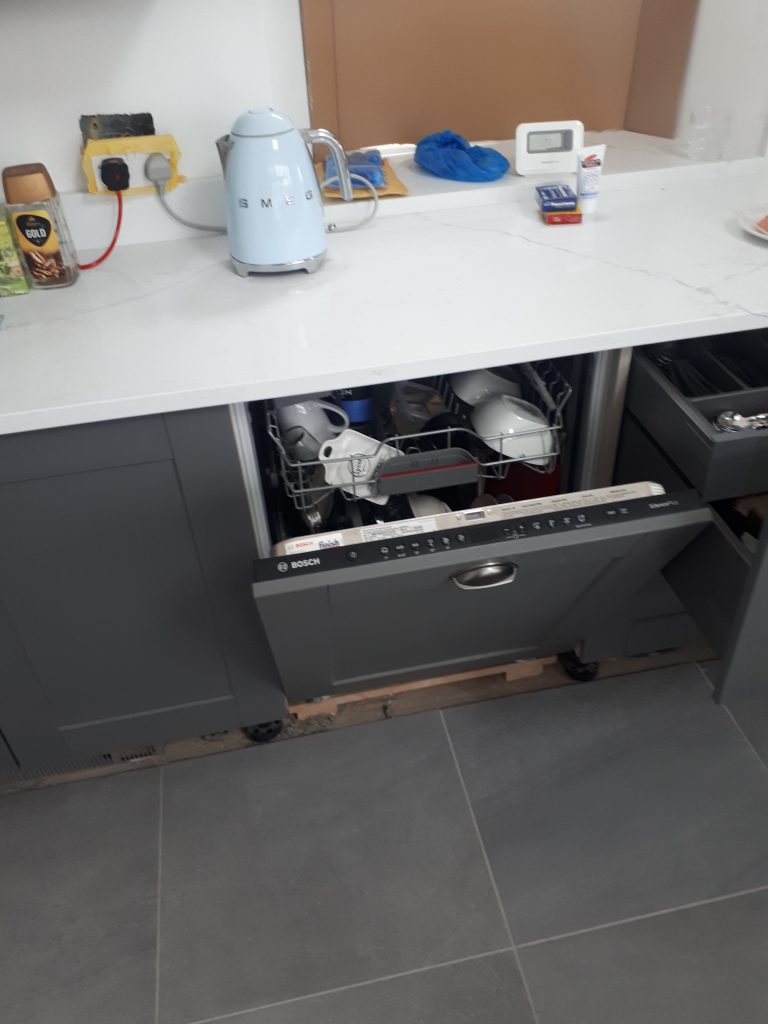 howdens kitchen Installer, Howdens Kitchen Installation, CL Joinery