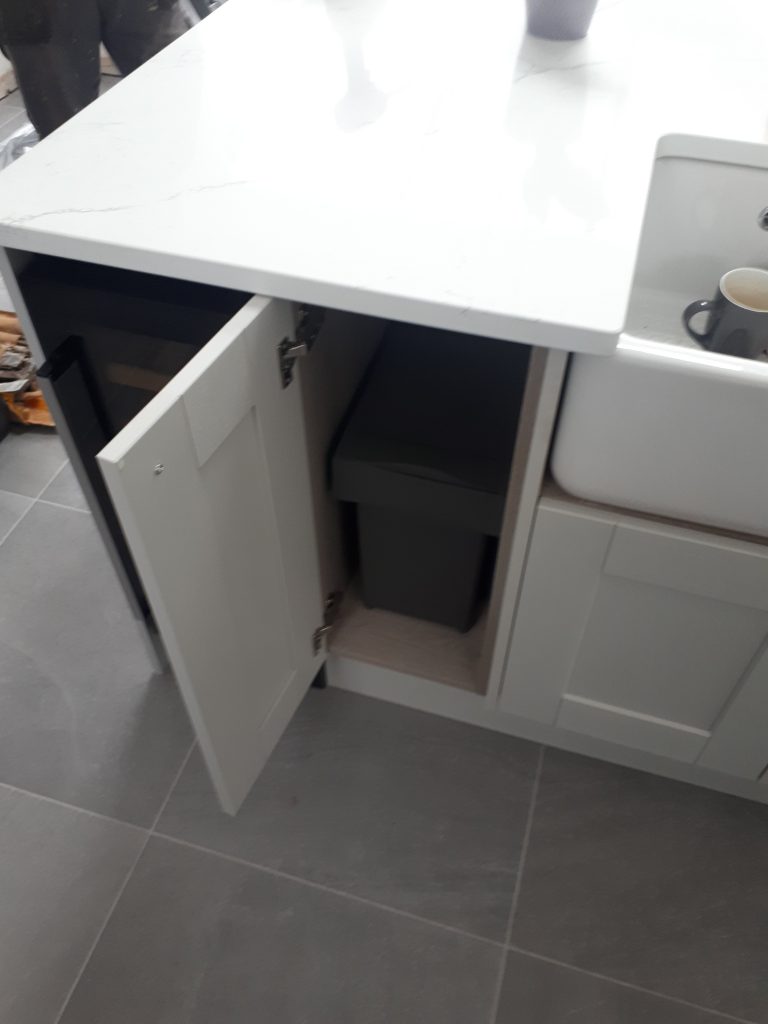 howdens kitchen Installer, Howdens Kitchen Installation, CL Joinery