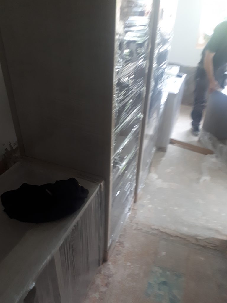 Howdens handleless Kitchen, Howdens Handleless Kitchen Cabinets, CL Joinery