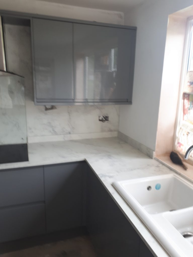 Howdens handleless J Pull wall cabinets | CL Joinery