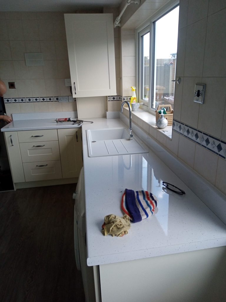 Castleford Kitchen Worktop Fitter, Howdens Laminate Kitchen Worktops, CL Joinery