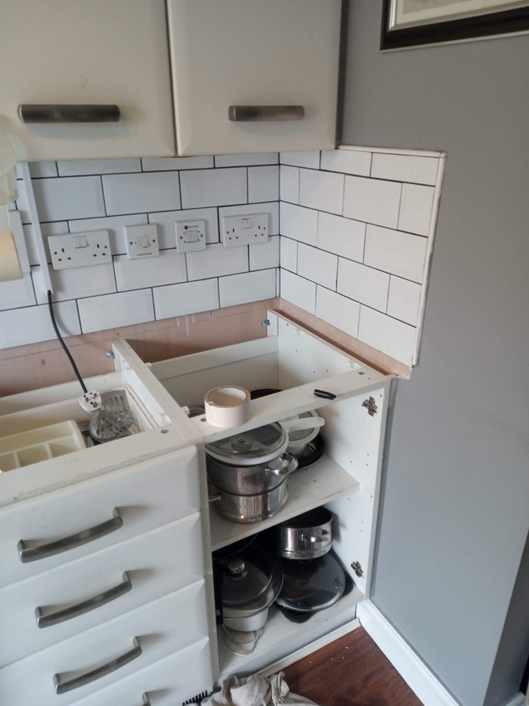 b & q kitchen worktop fitter, B &#038; Q Laminate Kitchen Worktops, CL Joinery