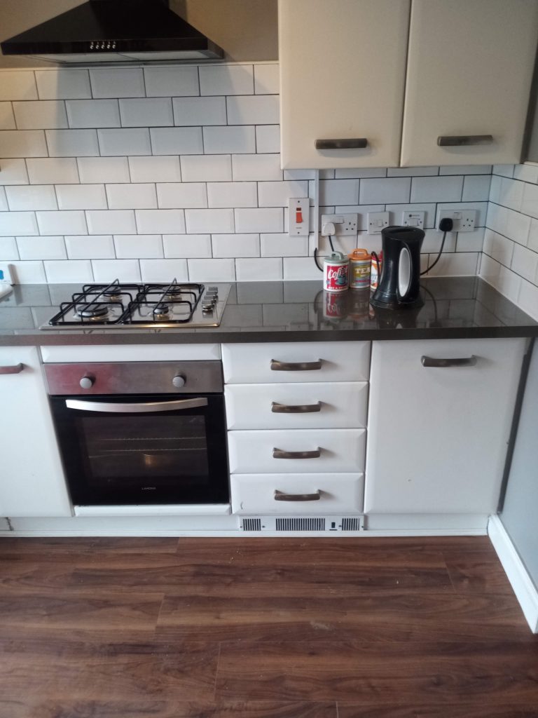 b & q kitchen worktop fitter, B &#038; Q Laminate Kitchen Worktops, CL Joinery