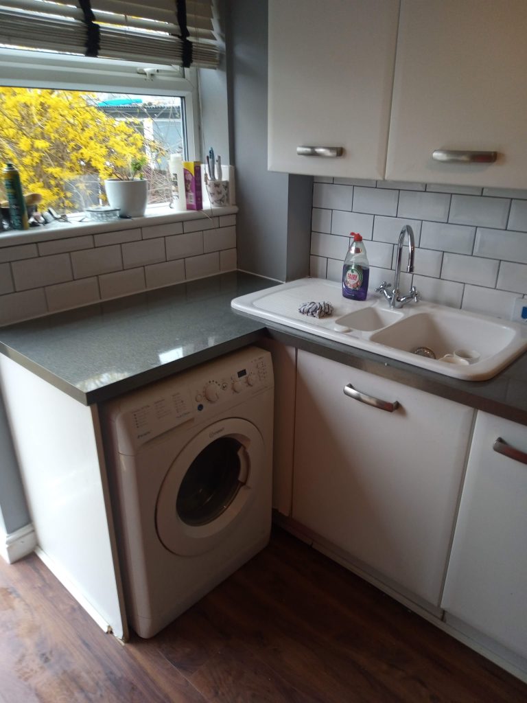 b & q kitchen worktop fitter, B &#038; Q Laminate Kitchen Worktops, CL Joinery